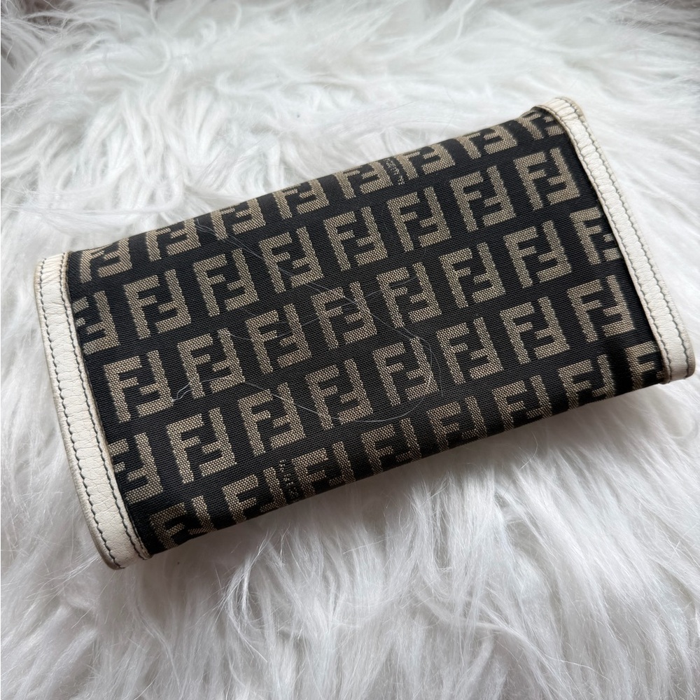 Fendi Black and White FF Monogram Continental Wallet - Picture 3 of 9